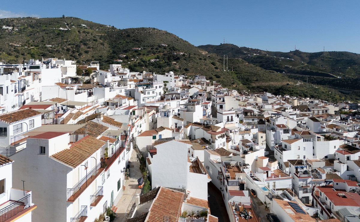 Huis te koop in Torrox | 5 slaapkamers H5138659