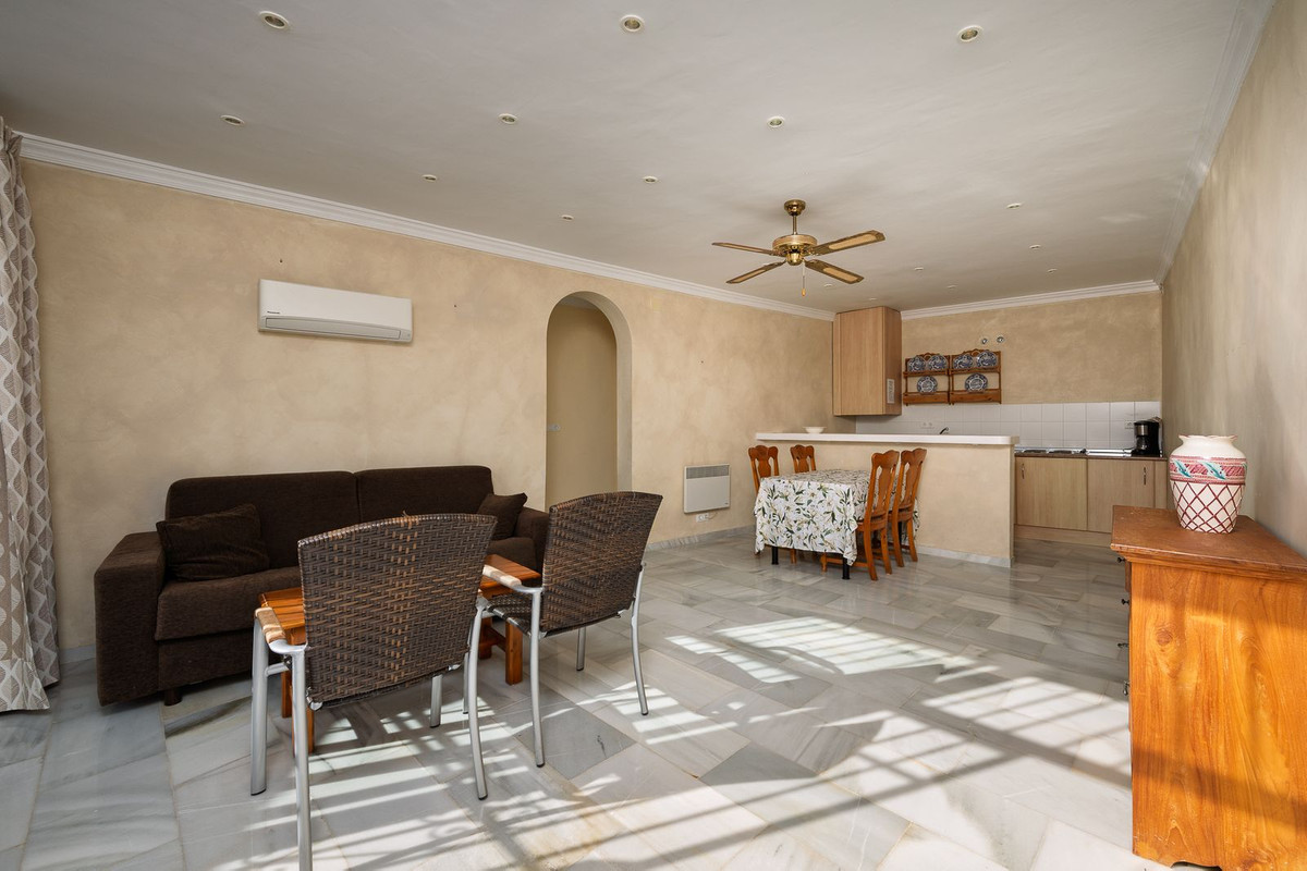 Huis te koop in Torrox | 5 slaapkamers H5138659