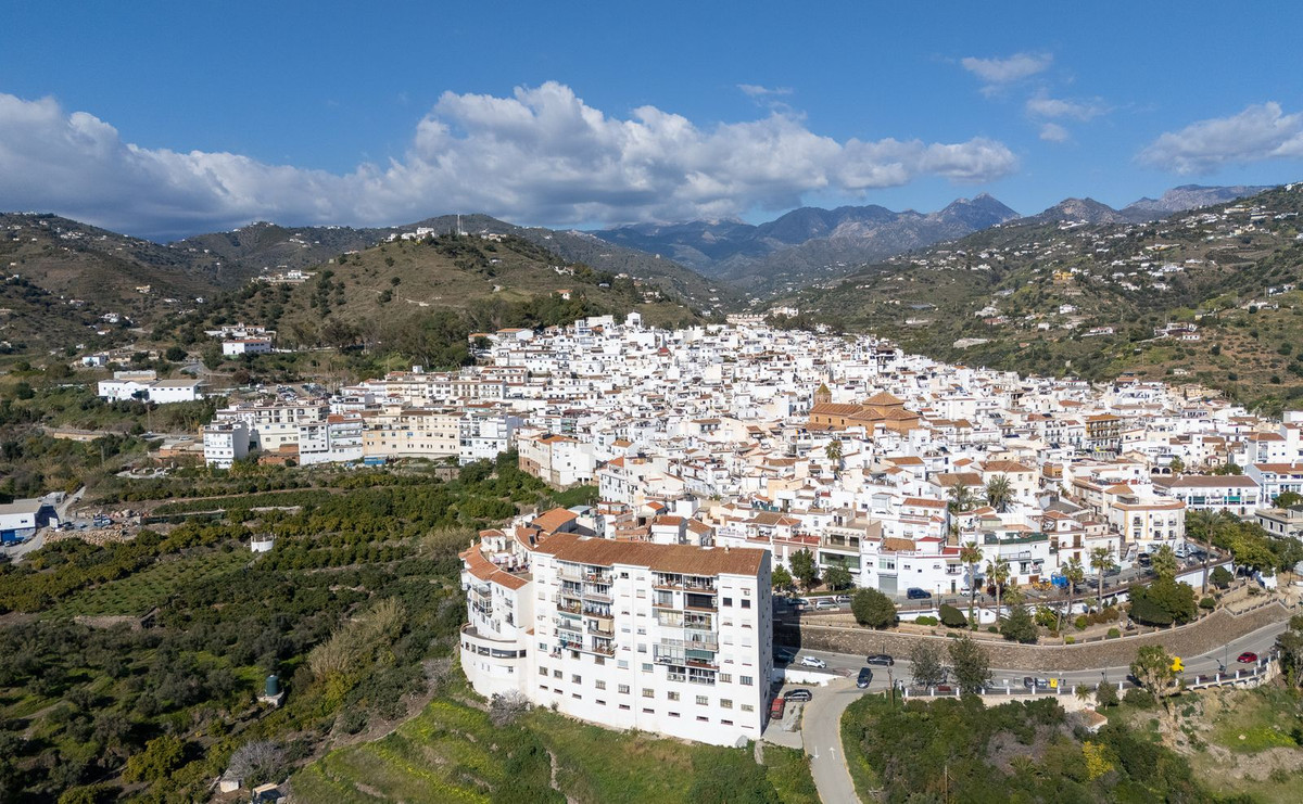 Huis te koop in Torrox | 5 slaapkamers H5138659