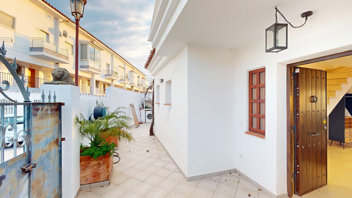 Vrijstaande Villa te koop in Torrox | 4 slaapkamers H5299027