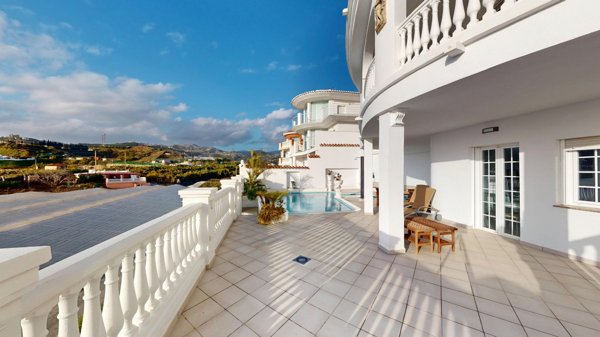 Vrijstaande Villa te koop in Torrox | 4 slaapkamers H5299027