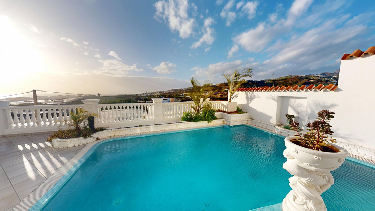 Vrijstaande Villa te koop in Torrox | 4 slaapkamers H5299027