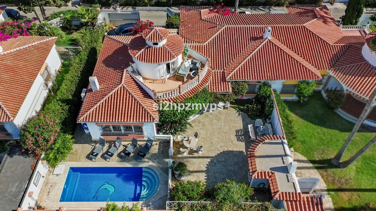 Vrijstaande Villa te koop in Torrox | 5 slaapkamers H5343850