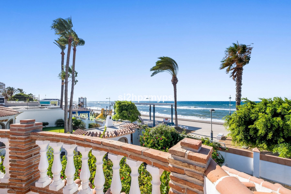Vrijstaande Villa te koop in Torrox | 5 slaapkamers H5343850