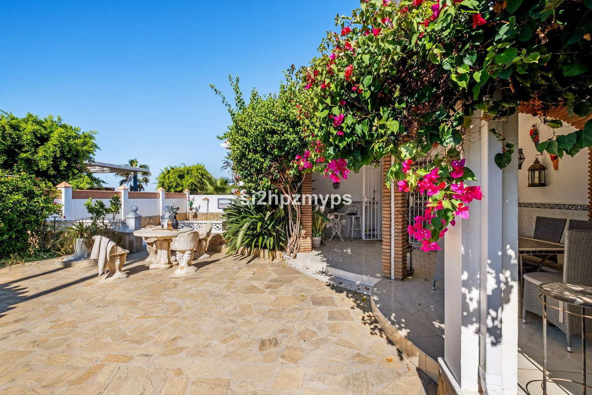 Vrijstaande Villa te koop in Torrox | 5 slaapkamers H5343850