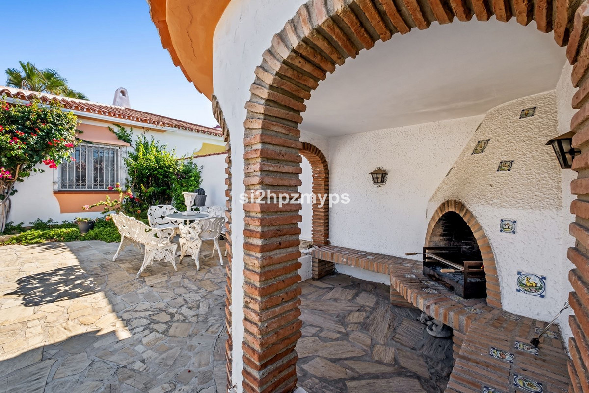 Vrijstaande Villa te koop in Torrox | 5 slaapkamers H5343850