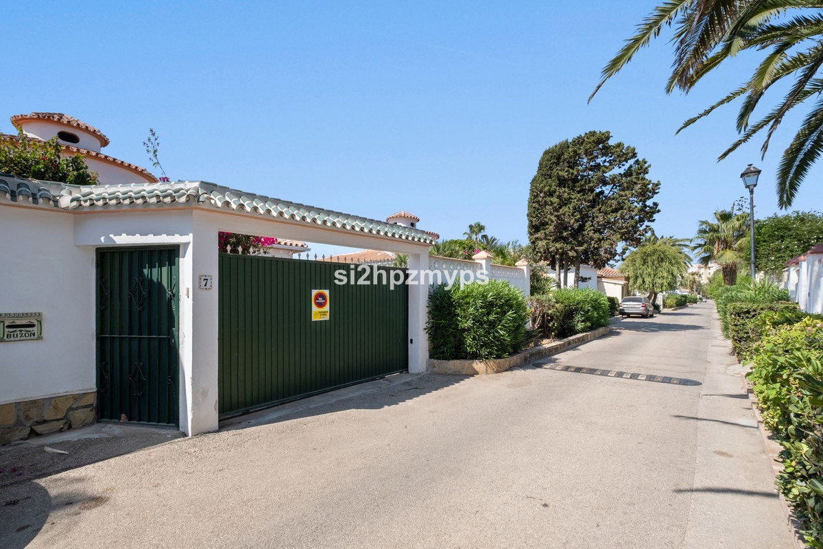 Vrijstaande Villa te koop in Torrox | 5 slaapkamers H5343850