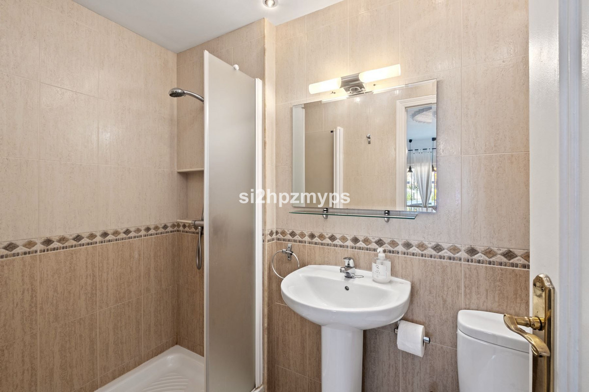Vrijstaande Villa te koop in Torrox | 5 slaapkamers H5343850