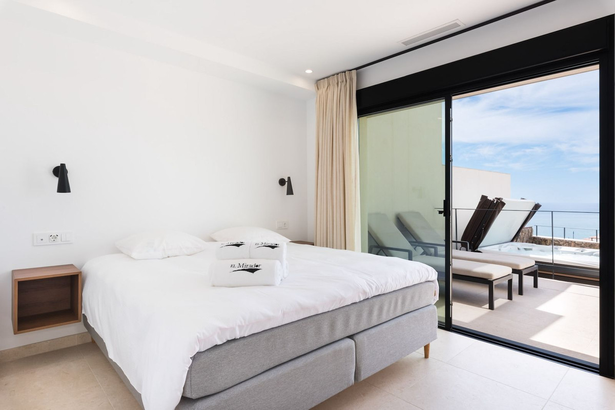 Huis te koop in Torrox Costa | 3 slaapkamers H5069578