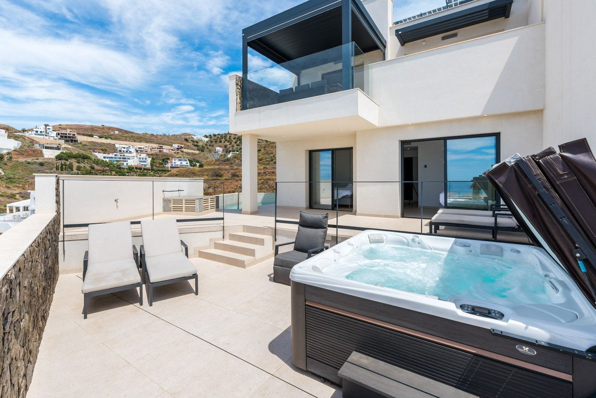 Huis te koop in Torrox Costa | 3 slaapkamers H5069578