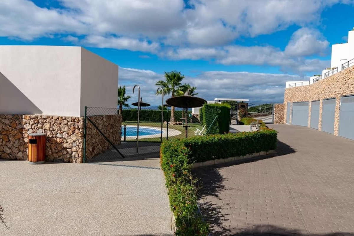 Huis te koop in Torrox Costa | 4 slaapkamers H5121952