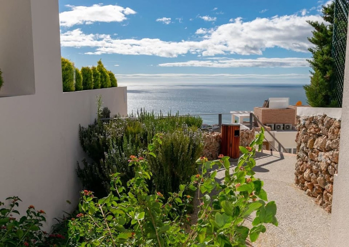 Huis te koop in Torrox Costa | 4 slaapkamers H5121952