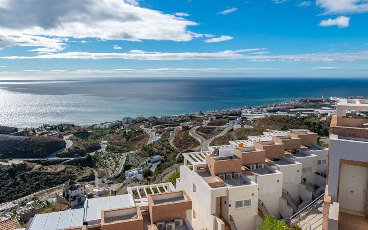 Huis te koop in Torrox Costa | 4 slaapkamers H5121952