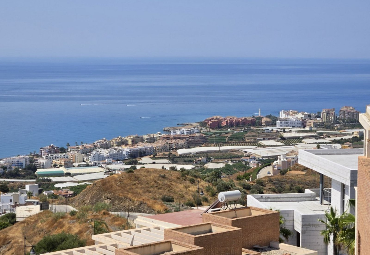 Huis te koop in Torrox Costa | 4 slaapkamers H5121952