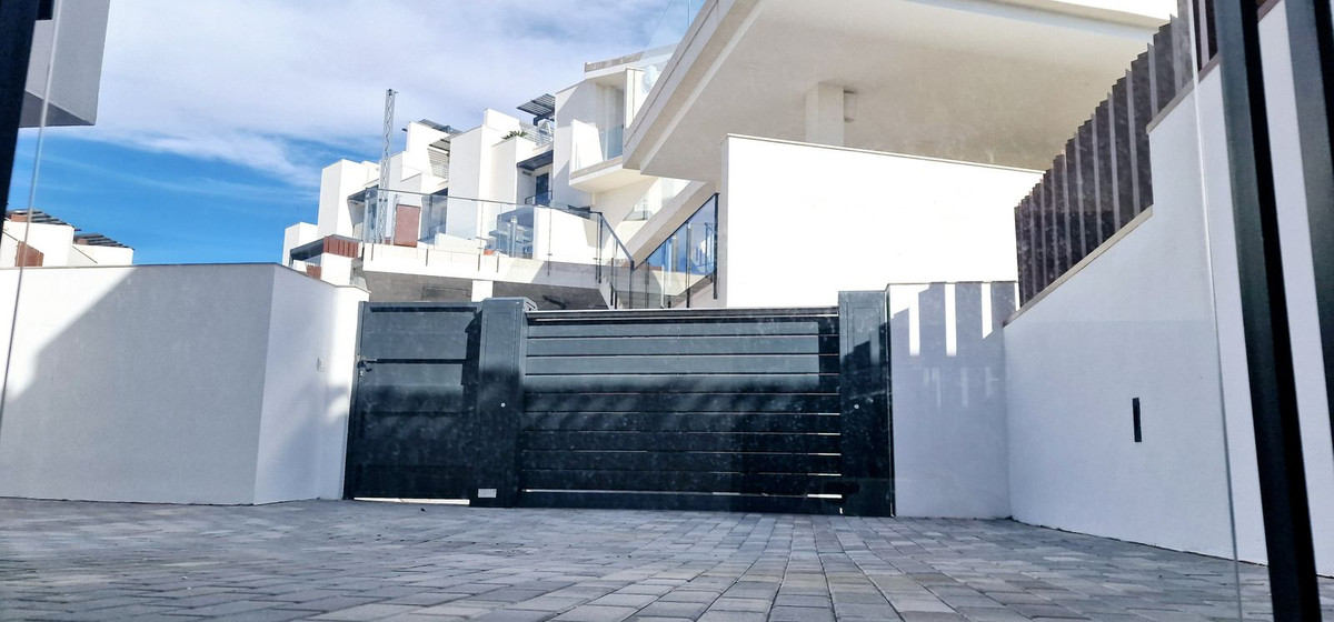 Huis te koop in Torrox Costa | 3 slaapkamers H5232133