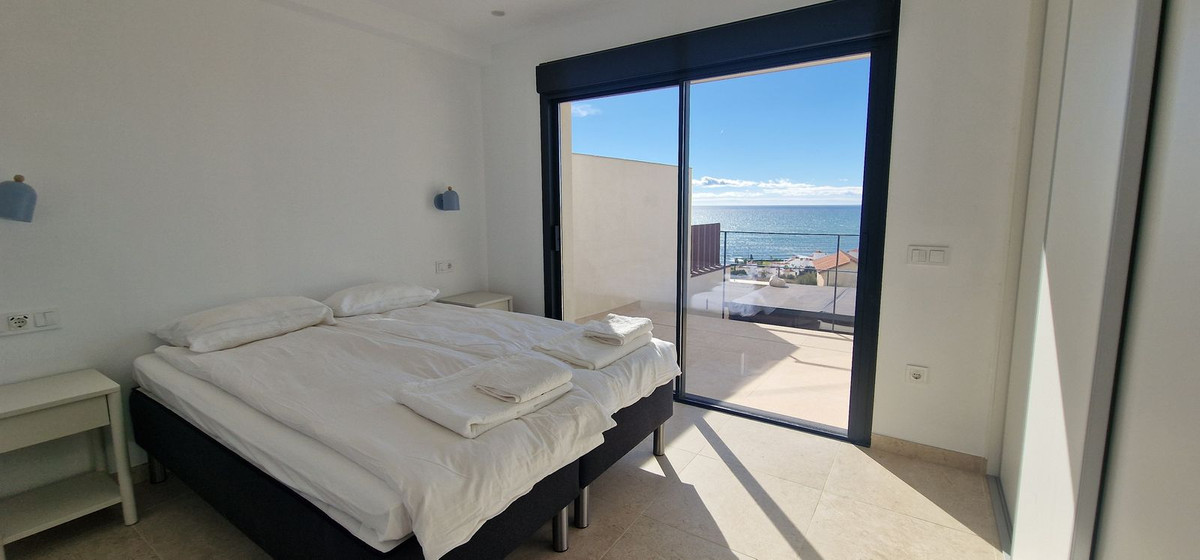 Huis te koop in Torrox Costa | 3 slaapkamers H5232133