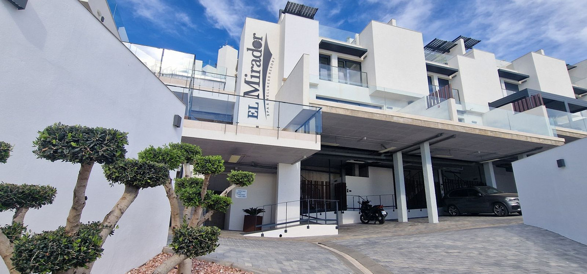 Huis te koop in Torrox Costa | 3 slaapkamers H5232133