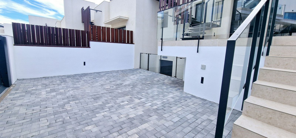 Huis te koop in Torrox Costa | 3 slaapkamers H5232133