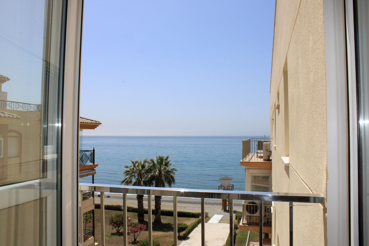 Appartement te koop in Torrox Costa | 2 slaapkamers H5409037