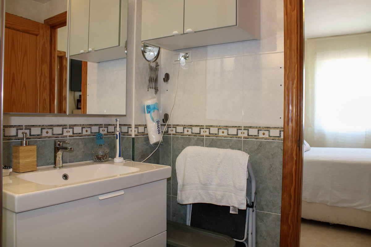 Appartement te koop in Torrox Costa | 2 slaapkamers H5409037