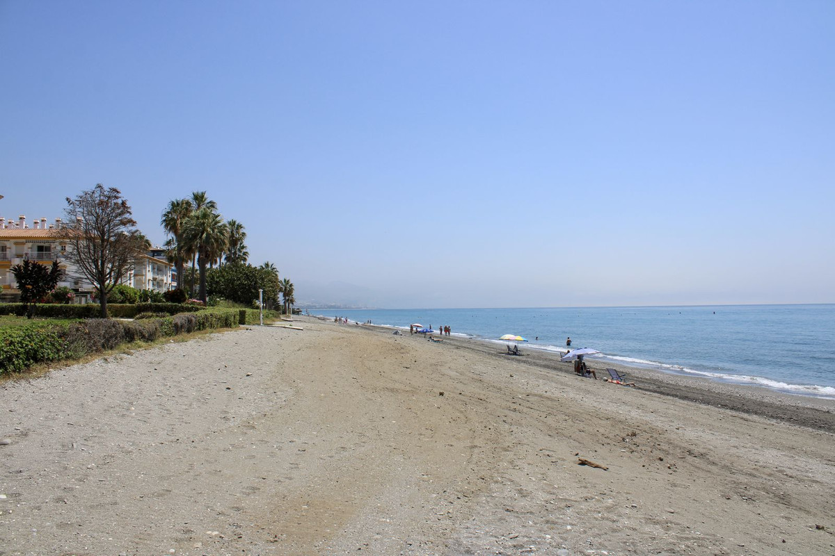 Appartement te koop in Torrox Costa | 2 slaapkamers H5409037