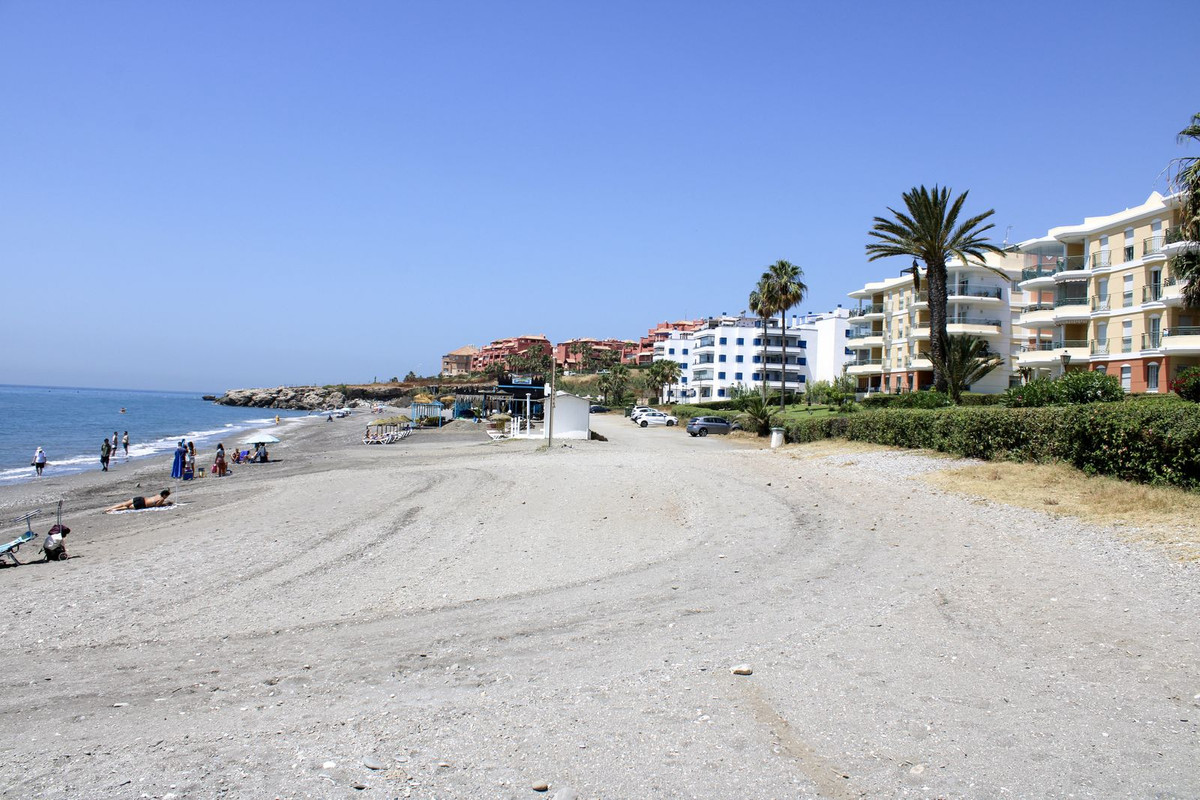 Appartement te koop in Torrox Costa | 2 slaapkamers H5409037