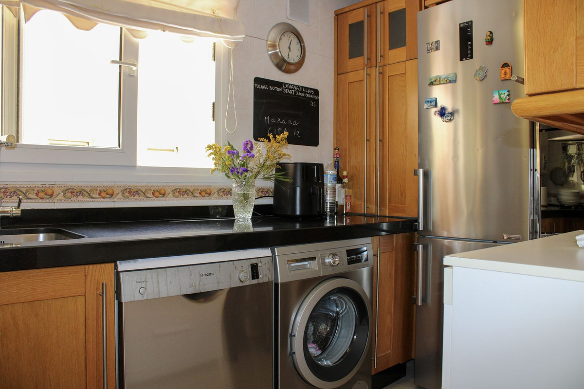 Appartement te koop in Torrox Costa | 2 slaapkamers H5409037