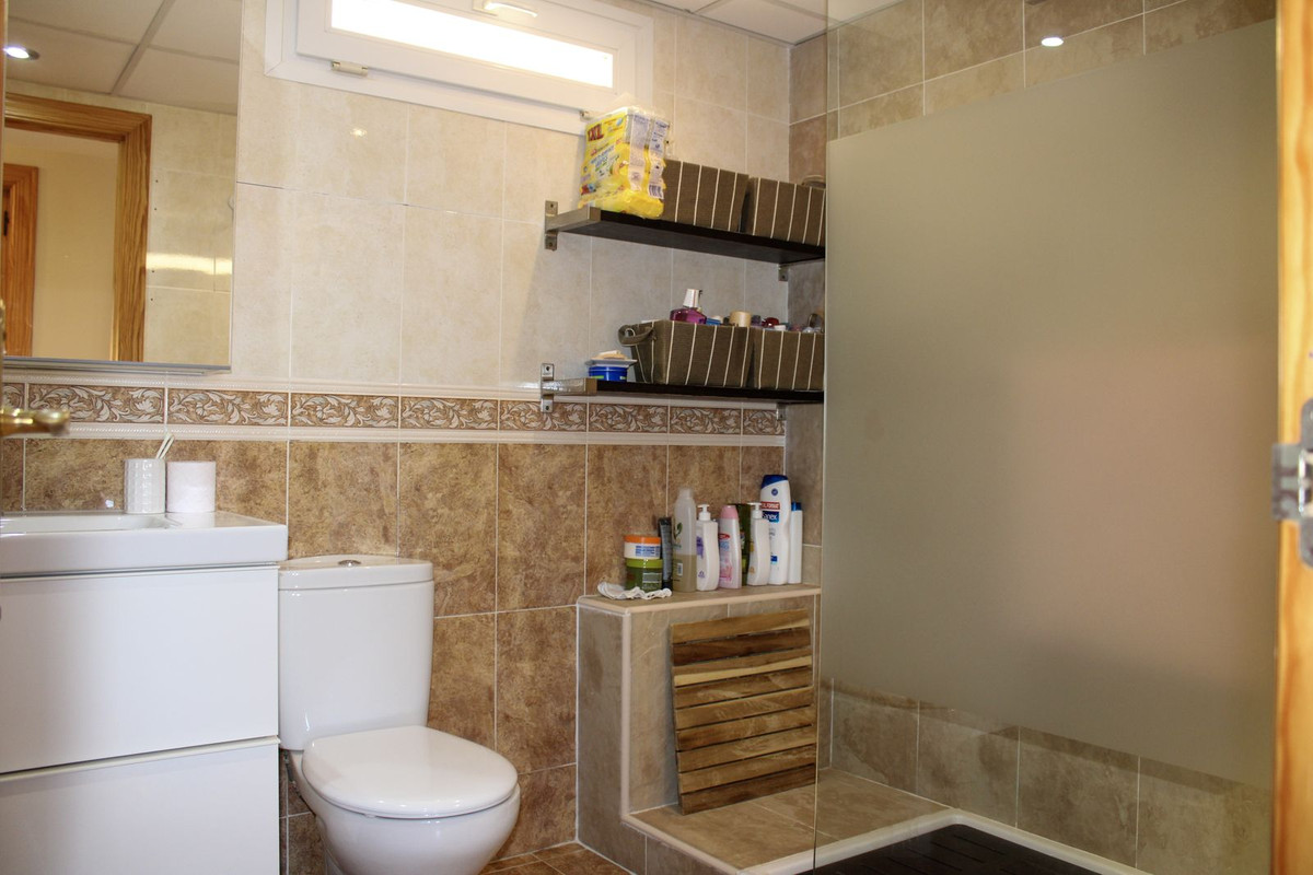 Appartement te koop in Torrox Costa | 2 slaapkamers H5409037
