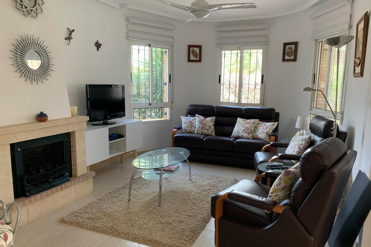 Huis te koop in Urbanización El Raso | 3 slaapkamers H5016631