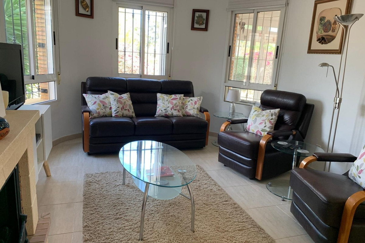 Huis te koop in Urbanización El Raso | 3 slaapkamers H5016631