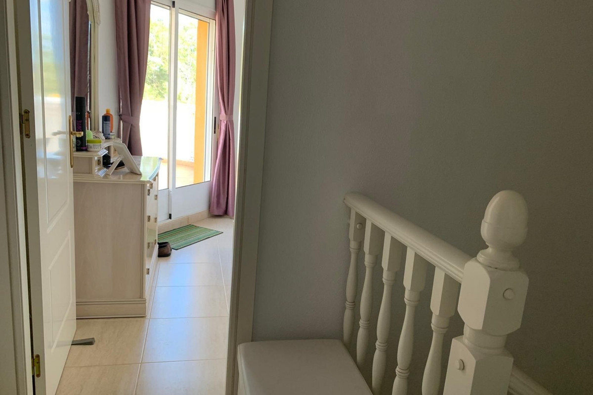 Huis te koop in Urbanización El Raso | 3 slaapkamers H5016631