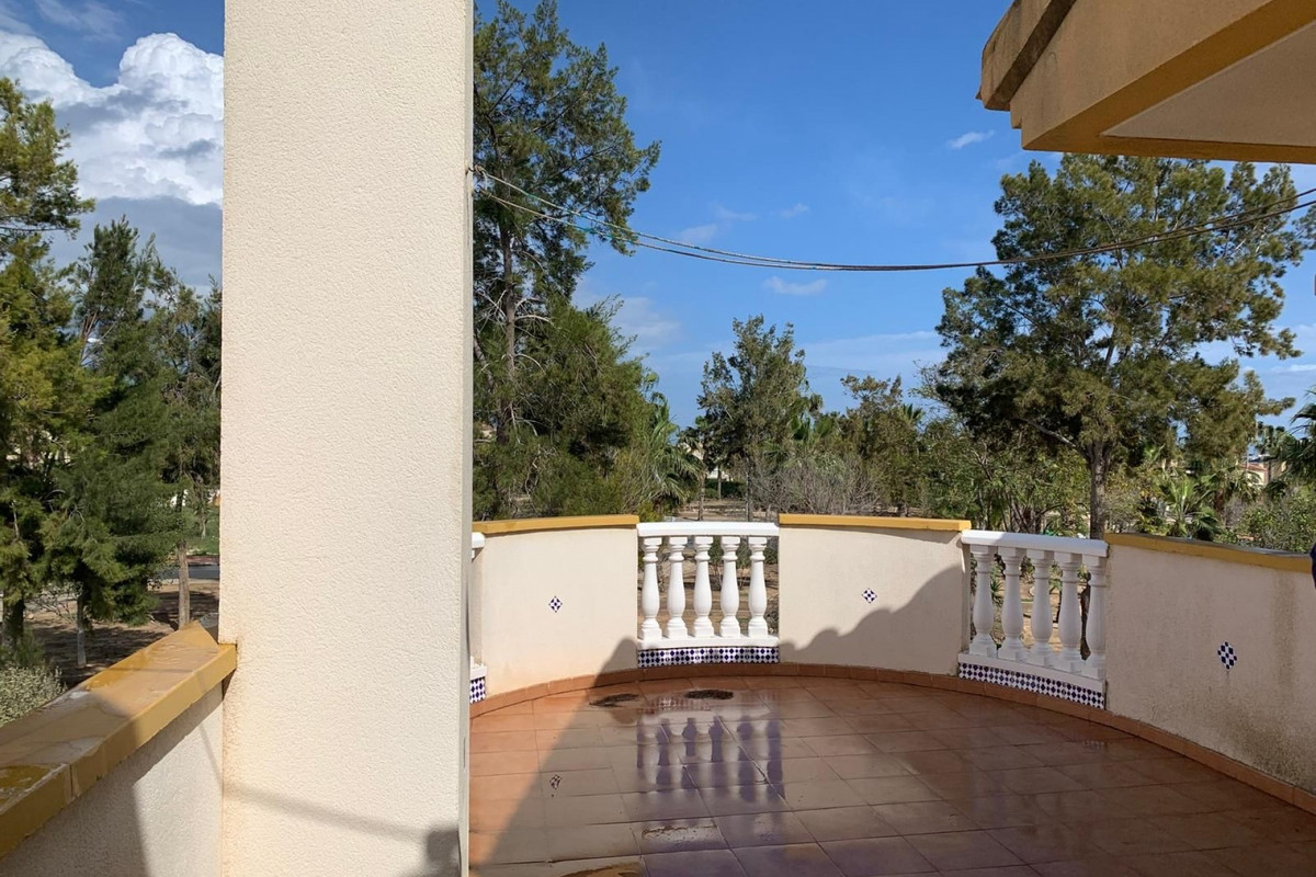 Huis te koop in Urbanización El Raso | 3 slaapkamers H5016631