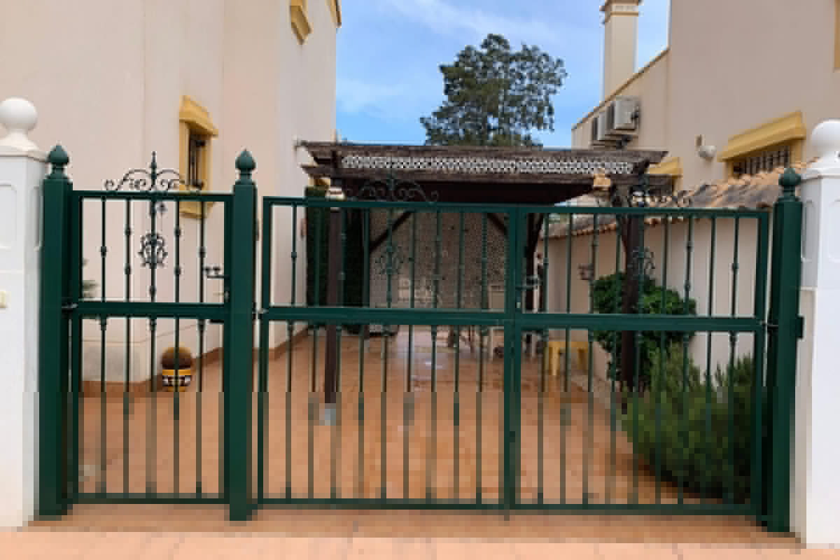 Huis te koop in Urbanización El Raso | 3 slaapkamers H5016631