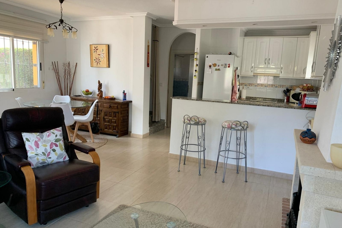 Huis te koop in Urbanización El Raso | 3 slaapkamers H5016631