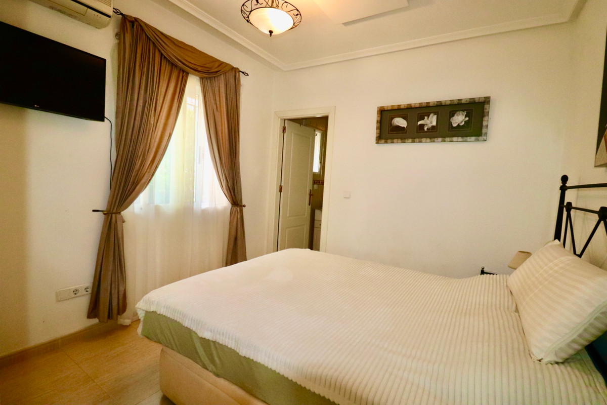 Huis te koop in Urbanización El Raso | 2 slaapkamers H5251567