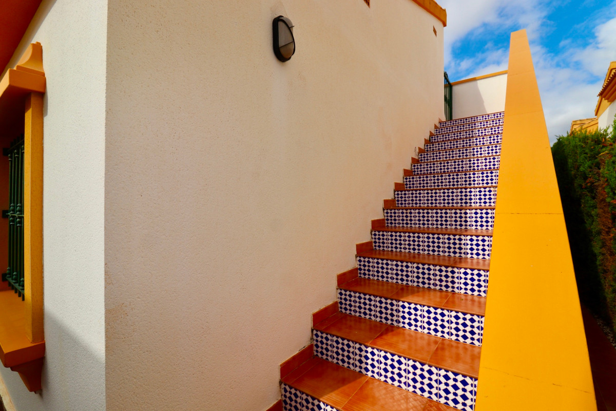 Huis te koop in Urbanización El Raso | 2 slaapkamers H5251567