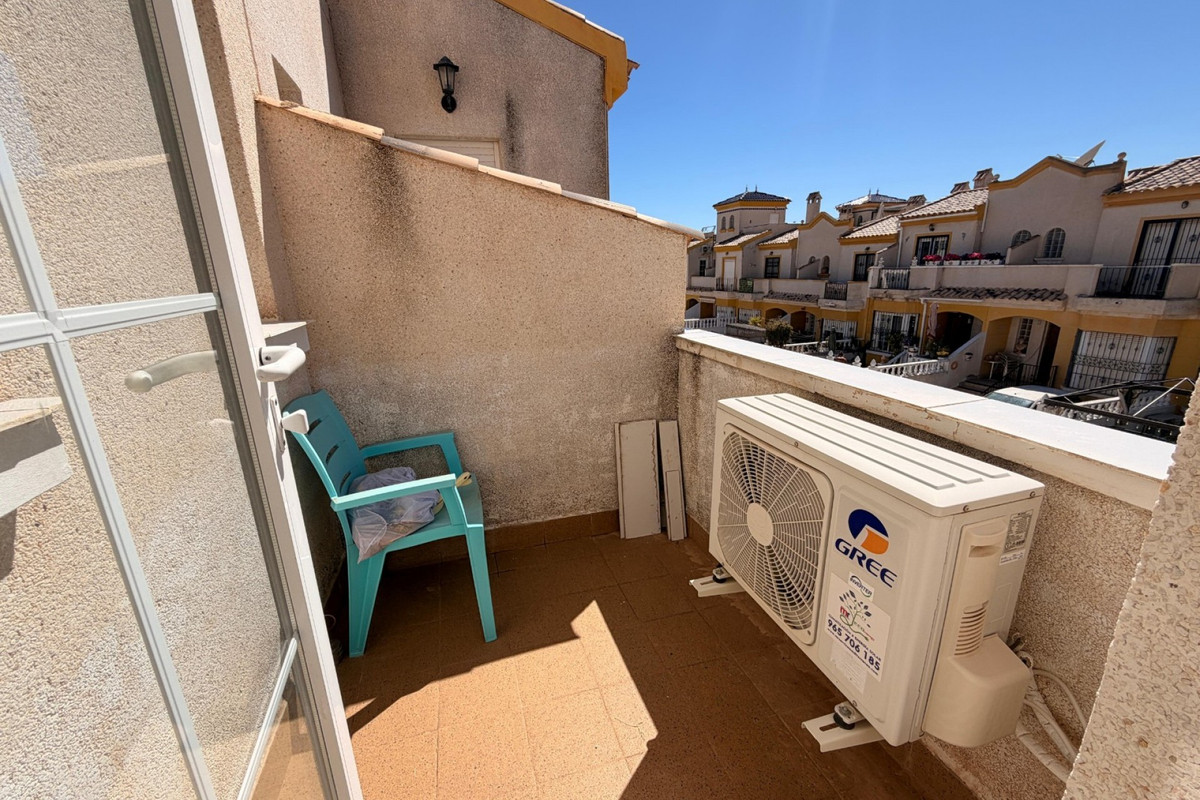 Huis te koop in Urbanización El Raso | 3 slaapkamers H5359141