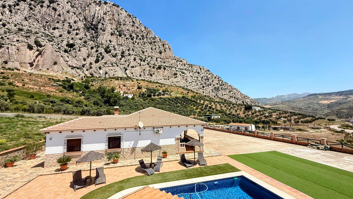 Huis te koop in Valle de Abdalajis | 4 slaapkamers H5141206