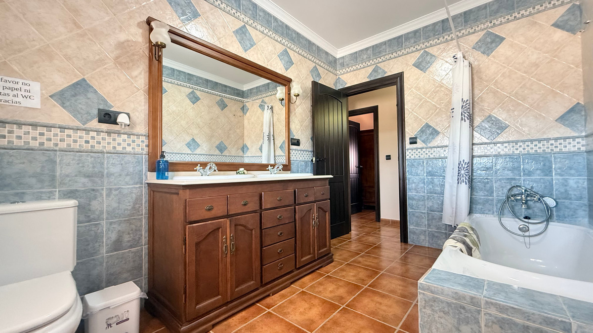 Huis te koop in Valle de Abdalajis | 4 slaapkamers H5141206
