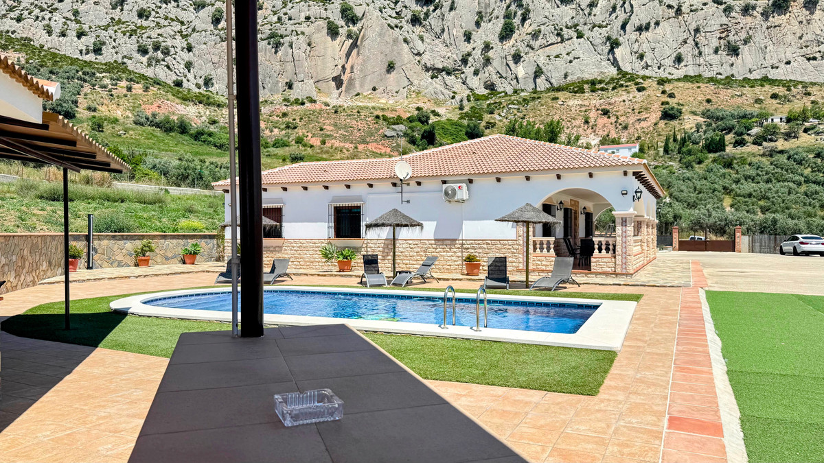 Huis te koop in Valle de Abdalajis | 4 slaapkamers H5141206