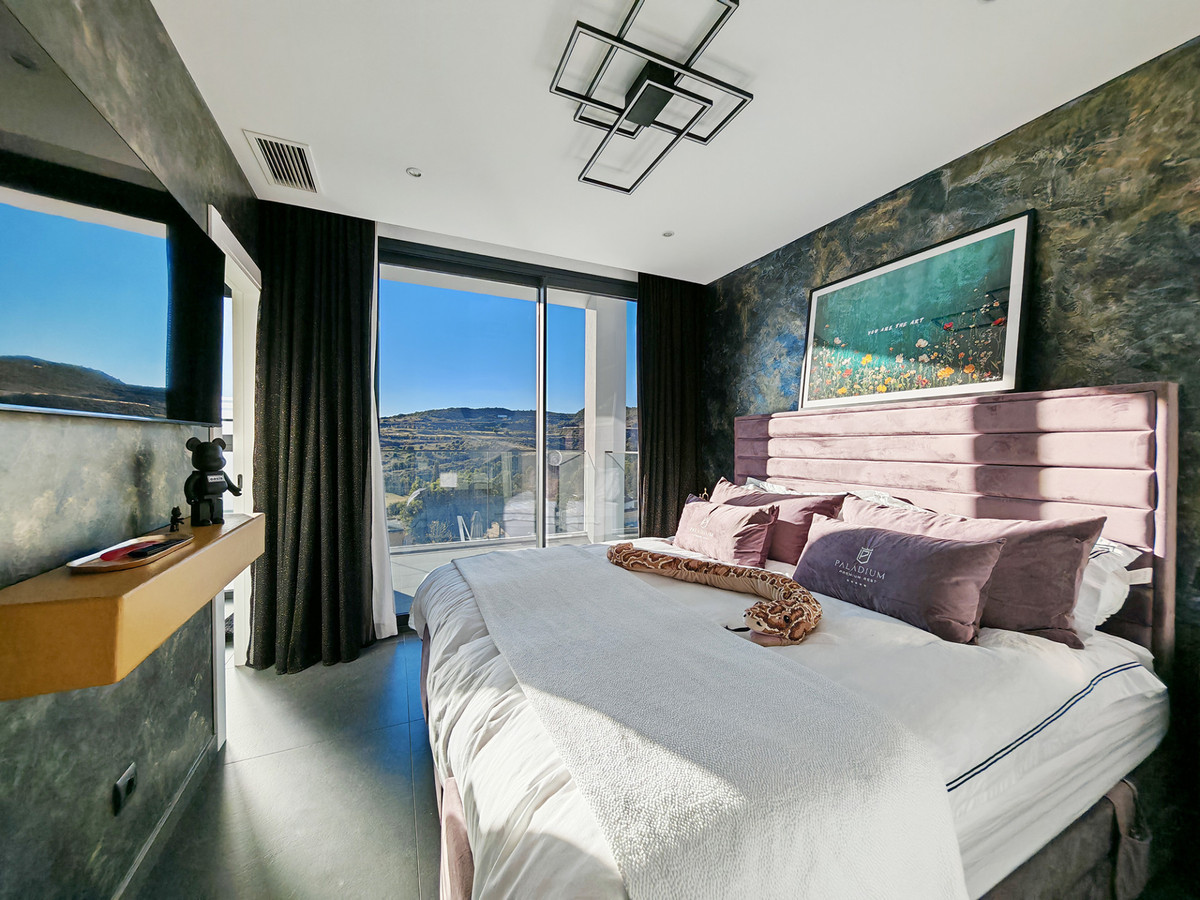 Huis te koop in Valle Romano | 4 slaapkamers H5248060