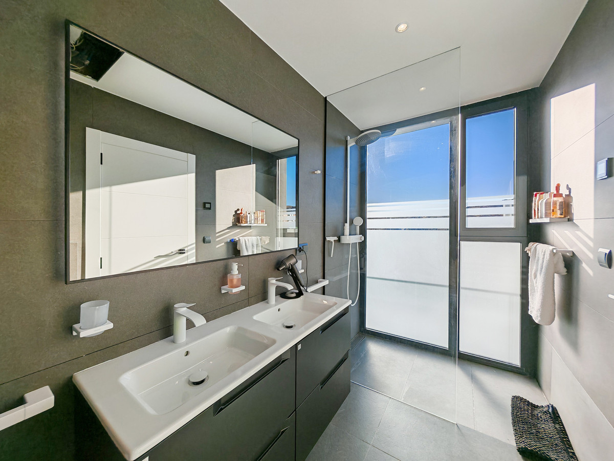 Huis te koop in Valle Romano | 4 slaapkamers H5248060