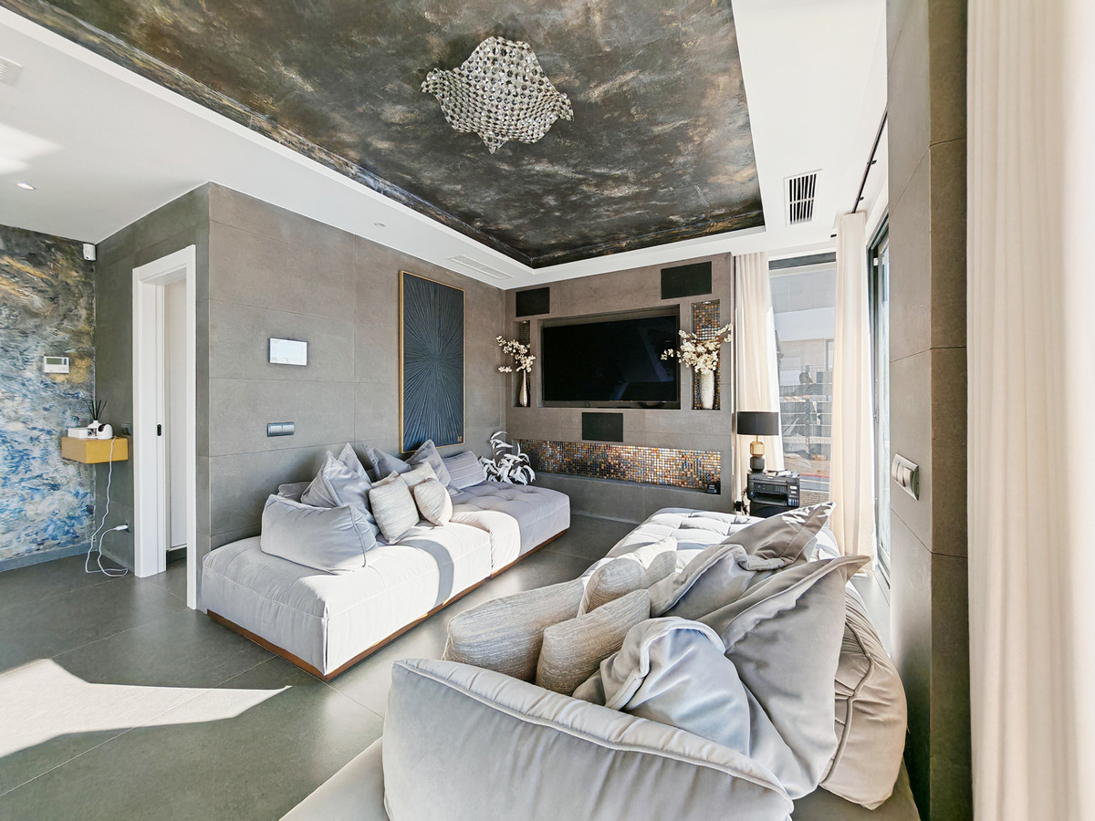 Huis te koop in Valle Romano | 4 slaapkamers H5248060