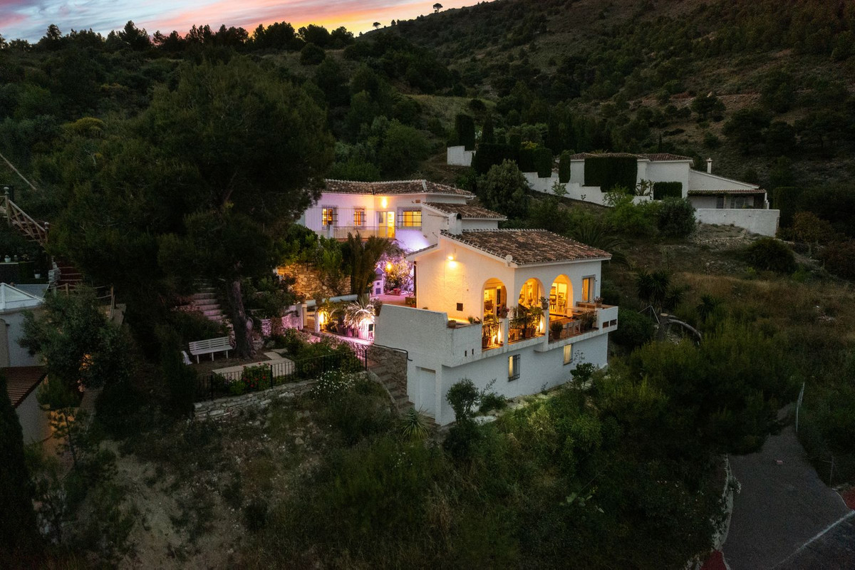 Huis te koop in Valtocado | 4 slaapkamers H5002156