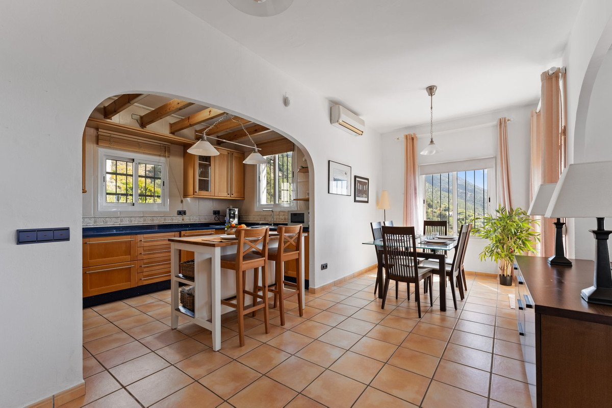 Huis te koop in Valtocado | 4 slaapkamers H5002156