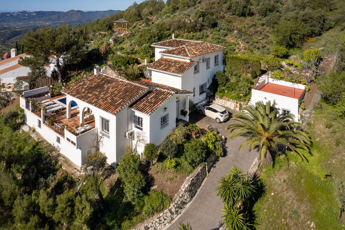 Huis te koop in Valtocado | 4 slaapkamers H5002156