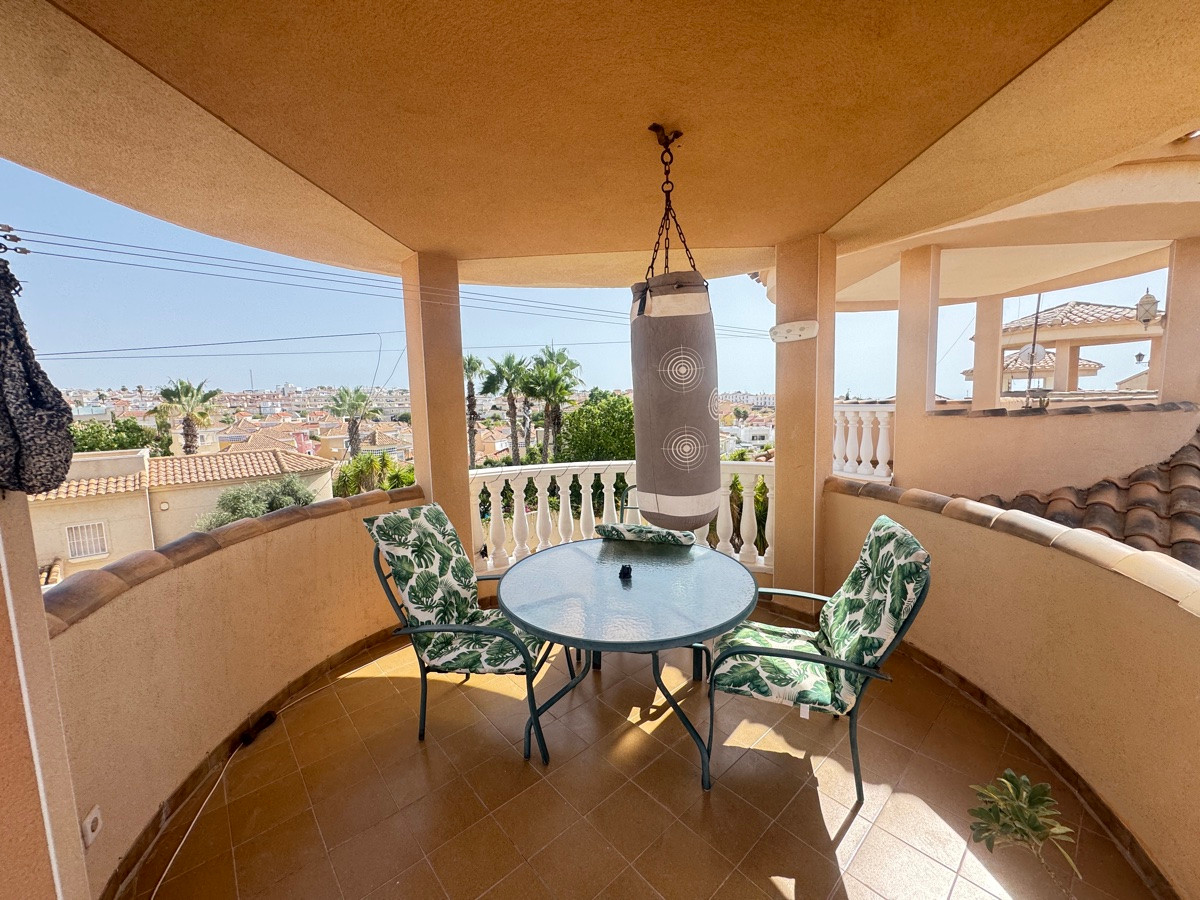 Huis te koop in Villamartin | 4 slaapkamers H5147230