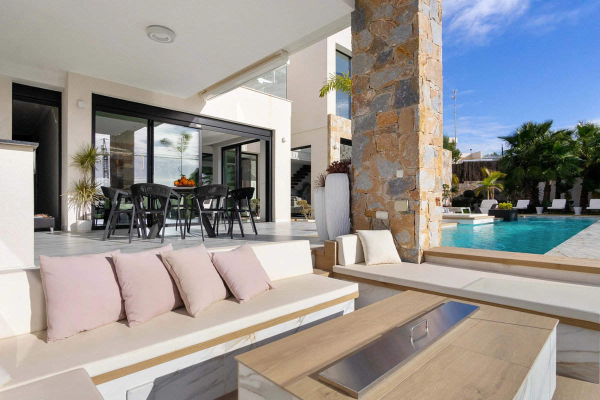 Huis te koop in Villamartin | 4 slaapkamers H5235817