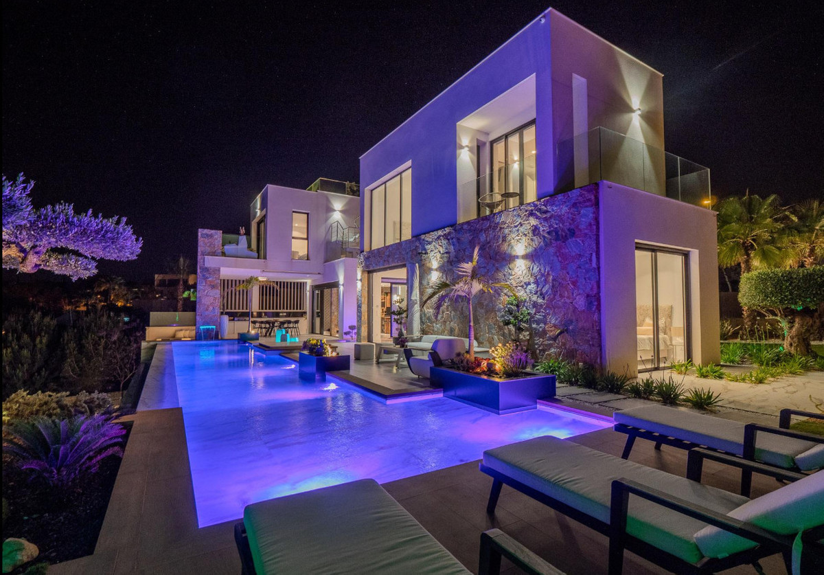 Huis te koop in Villamartin | 4 slaapkamers H5235817