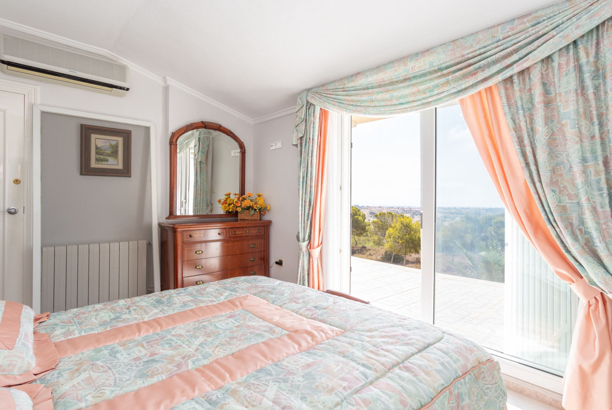 Huis te koop in Villamartin | 4 slaapkamers H5355544